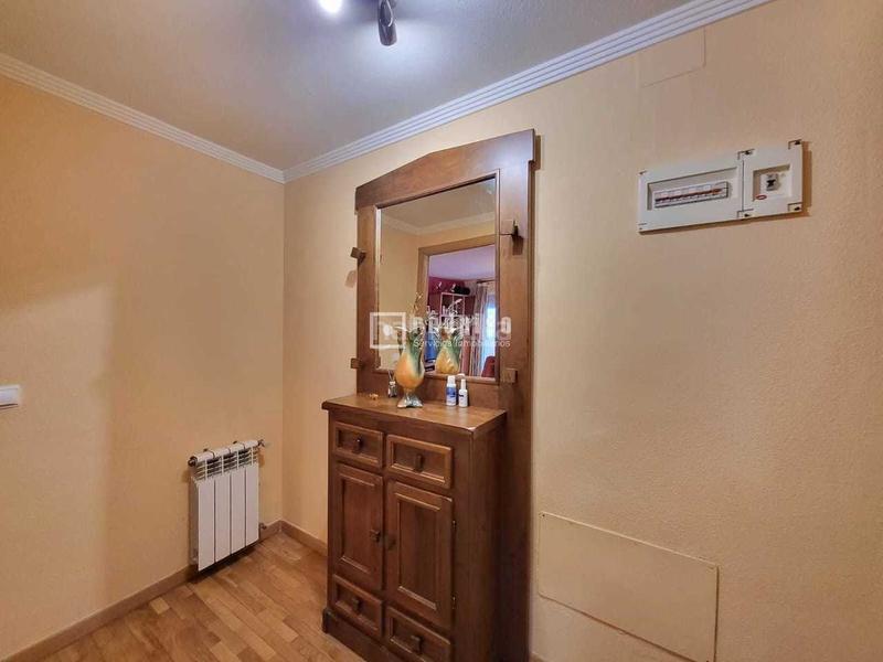 Foto bc455f6a-d338-49e9-b0ed-761e8b5a2a0d. Piso tu nuevo hogar te espera! finca del 2003 con ascensor, espectacular piso de tres dormitorios, dos baños y plaza de garaje. en Valdemoro