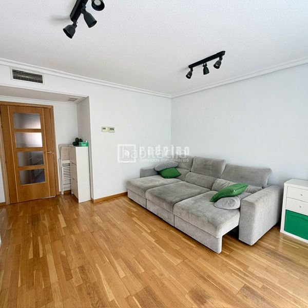 Foto 8218de08-291e-43ca-b5c3-a7b3ac305f92. Rent flat with parking in Almenara-Ventilla Madrid