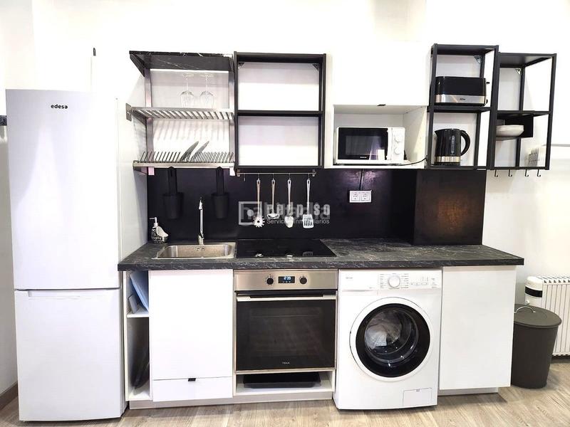 Foto b595890b-2e05-4cff-a4c9-8bdac233c6c5. Local comercial estudio en venta en calle puerto alto, San Diego, puente de vallecas, , en Madrid