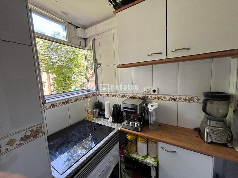 Foto bac33dba-8e24-451d-9ee8-65dd5ad40aba. Piso oportunidad en plaza de orotava! vivienda exterior muy luminosa con gran potencial de reforma, actualmente alquilado hasta el 01 o en Madrid