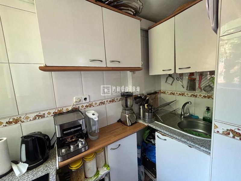 Foto f730eddf-653c-4706-a86c-960ff901f52c. Piso oportunidad en plaza de orotava! vivienda exterior muy luminosa con gran potencial de reforma, actualmente alquilado hasta el 01 o en Madrid