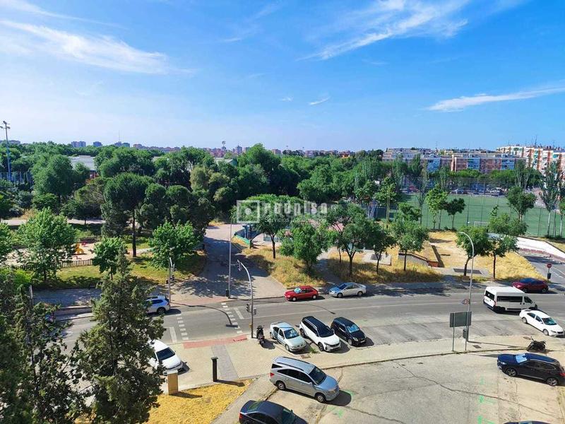 Foto 8c4a2ac3-2d62-4505-8949-61ac0921d236. Dúplex a Ventas Madrid