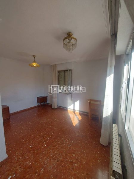 Foto c1a3c9f2-1d74-4d9f-afce-e264b946c454. Flat with heating in Ventas Madrid