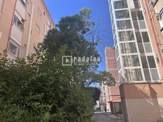 Foto 94e1265f-b160-4122-8d23-0c549c4a3c1f. Pis a Ventas Madrid