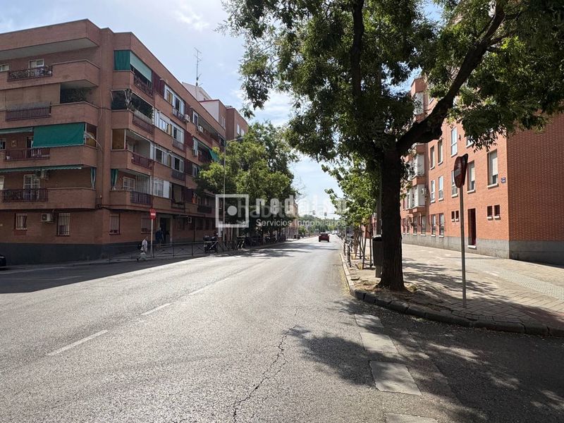Foto 3a30d7fe-bedf-415e-ae9c-dbf011538ff1. Aparcament cotxe a Ventas Madrid