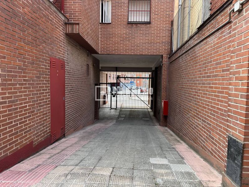 Foto d0f3b346-deac-49a5-aa38-9e7cbc19edc9. Aparcament cotxe a Ventas Madrid