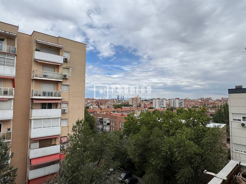 Foto 44bfa3d9-7228-49b4-86ac-a70dd31cf815. Piso  en torre en Ventas Madrid