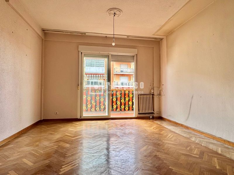 Foto 57f7d6f6-0f46-4d84-ae95-ef95ccb2b8d7. Piso  en torre en Ventas Madrid