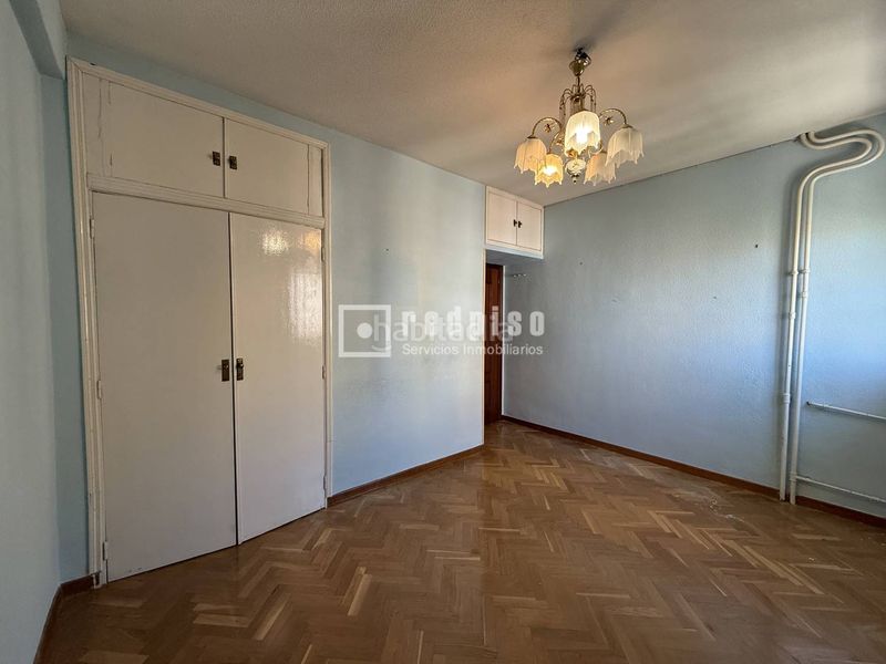Foto a7915b2f-a1ba-4396-aef8-6b167f005aac. Piso  en torre en Ventas Madrid