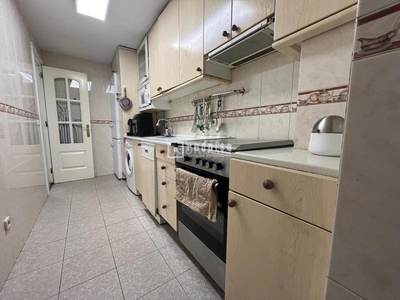 Foto 74590d81-dcff-4925-a181-a3d10ebc1afc. Piso junto al mercado de ventas en Concepción Madrid