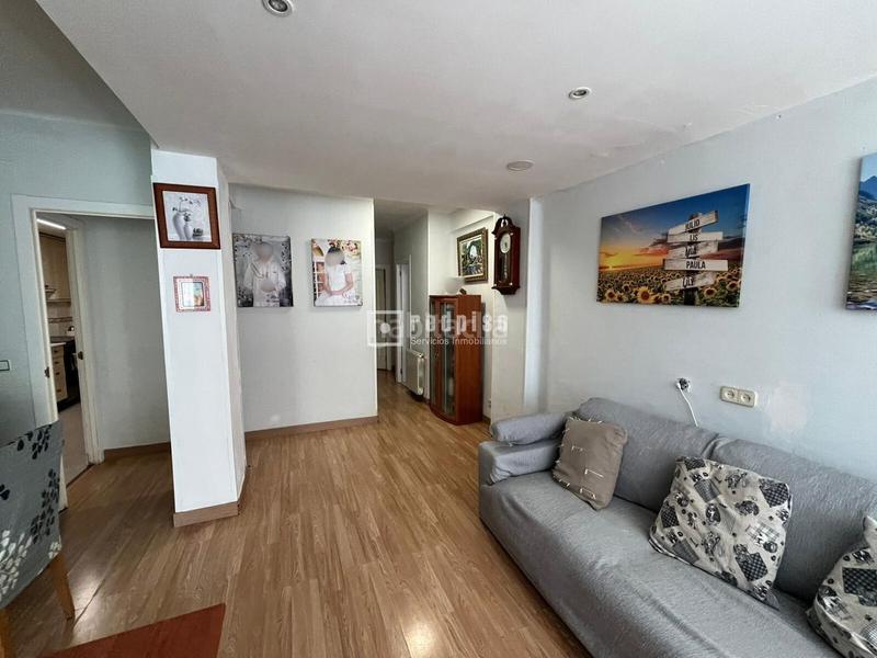 Foto 95c46835-e1d8-4d82-877b-33d298dcd75e. Piso junto al mercado de ventas en Concepción Madrid