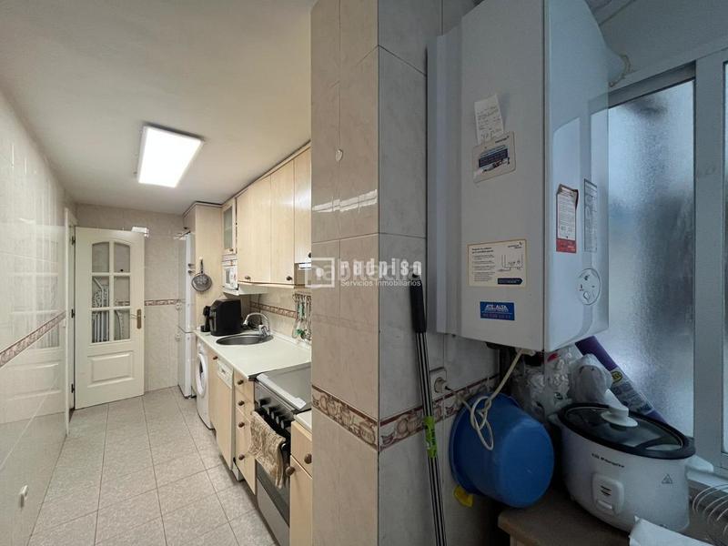 Foto c59cc5be-5f2a-4013-8979-54d20868f525. Piso junto al mercado de ventas en Concepción Madrid