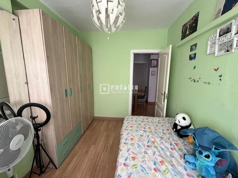 Foto ca16a727-6661-4dd6-9553-6a916afd9a2e. Piso junto al mercado de ventas en Concepción Madrid