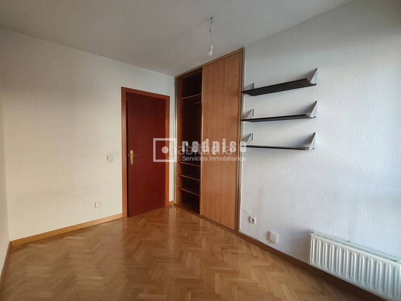 Foto a26b6432-1c26-4039-88b6-b9c3e81fa73f. Pis amb calefacció aparcament a Ventas Madrid