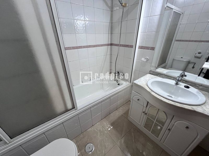 Foto b228e54e-f75a-4ce2-9aaf-25c6bb4f1fa8. Pis amb calefacció aparcament a Ventas Madrid