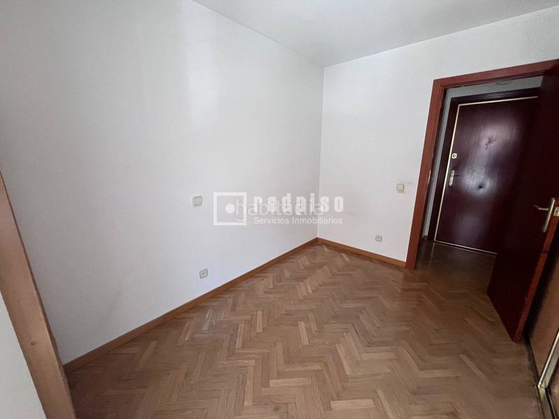 Foto f04e3c7d-b137-439c-ba36-5519191de2f6. Pis amb calefacció aparcament a Ventas Madrid