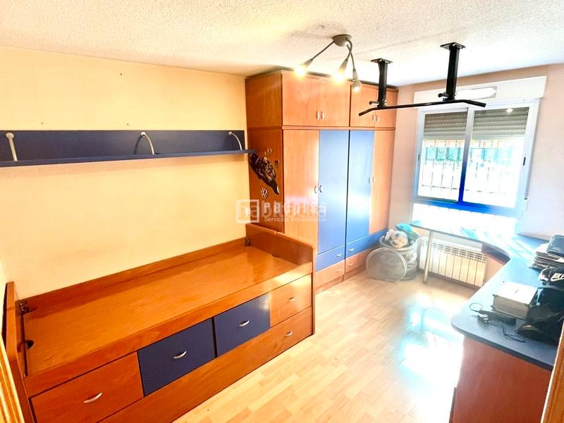 Foto 27944acf-bfef-4518-9876-c7fb0268a753. Piso en Numancia Madrid