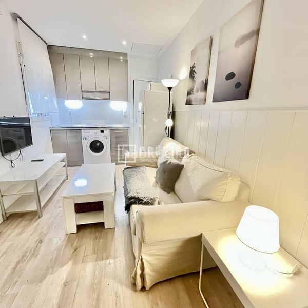 Foto 987ac601-7730-4e35-80f9-59ee7ba79638. Estudio en Numancia Madrid