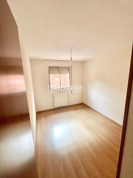 Foto 07342ef2-58ed-4c9a-a4f8-aa78a3592665. Pis amb calefacció aparcament a Numancia Madrid