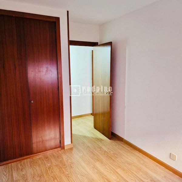 Foto 096100d5-eae0-4c0b-99b0-ea4f7da003a5. Pis amb calefacció aparcament a Numancia Madrid