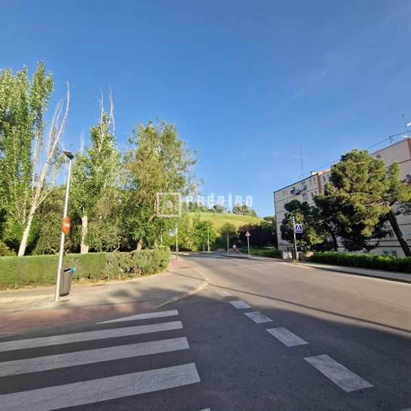 Foto 19709861-d8e9-4d79-bd4c-e5341fe57d16. Pis amb calefacció aparcament a Numancia Madrid