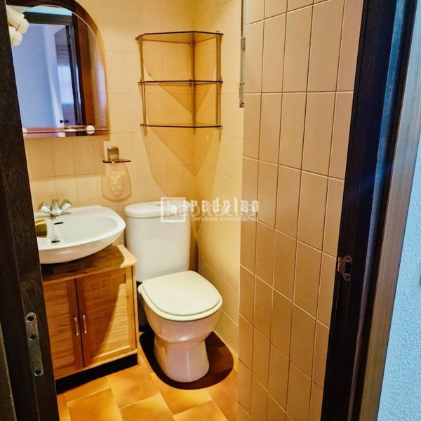 Foto 251c30dc-0e4d-4889-8530-b5a1c825ce1e. Pis amb calefacció aparcament a Numancia Madrid