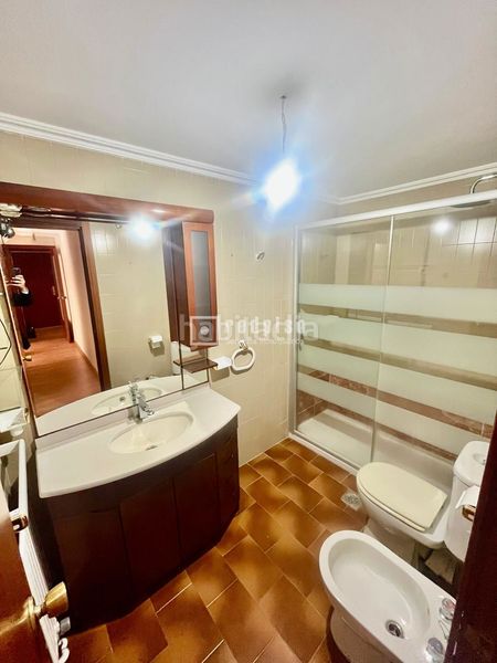 Foto 674fbef1-849b-40e2-83fa-c4b5f204e384. Pis amb calefacció aparcament a Numancia Madrid