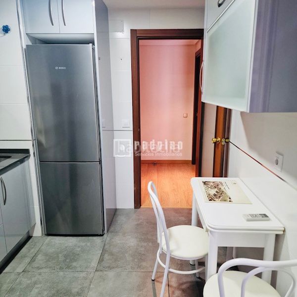 Foto 6c9343ef-d77d-4773-b05b-7f387e12fbd8. Pis amb calefacció aparcament a Numancia Madrid