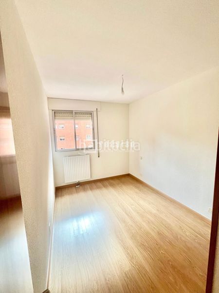 Foto 6fd34c14-a017-402b-8032-d4b4f3412abf. Pis amb calefacció aparcament a Numancia Madrid