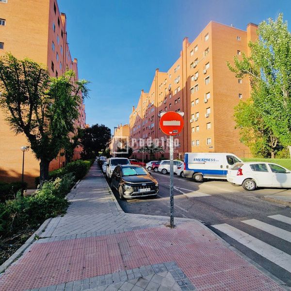 Foto 7e227d2f-26aa-4081-948b-a6c11517af12. Pis amb calefacció aparcament a Numancia Madrid