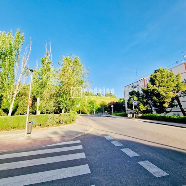 Foto ae138cb1-3cad-46be-8081-5fa680a4ed68. Pis amb calefacció aparcament a Numancia Madrid