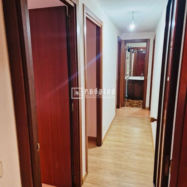 Foto c353b9ba-aae0-46bc-bdc9-4669506b2e6b. Pis amb calefacció aparcament a Numancia Madrid