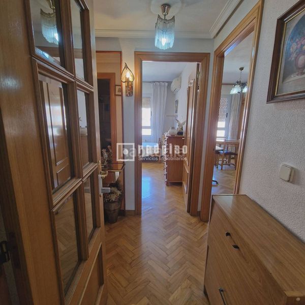 Foto e33f4eb5-0f2d-4735-963f-baf792be7c54. Flat with heating in Numancia Madrid