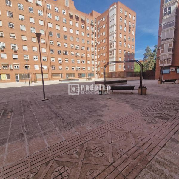 Foto e5aa436a-f117-4452-89af-9ea03b9017a5. Flat with heating in Numancia Madrid