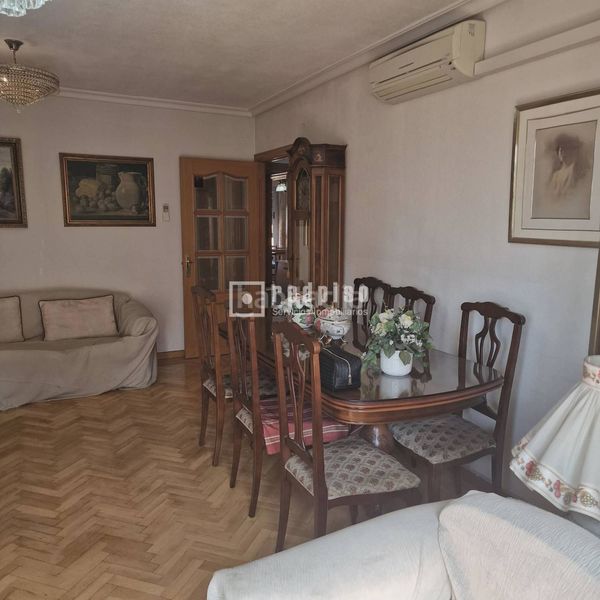 Foto 756f6eea-8114-46c8-8d3f-074b65017108. Piso en Numancia Madrid