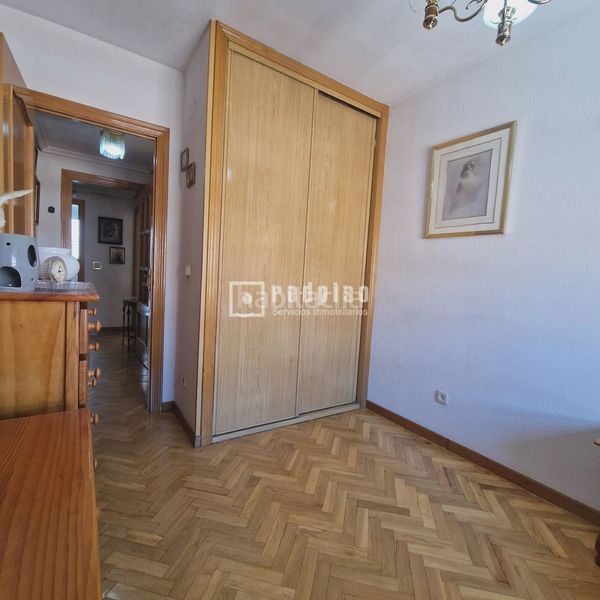 Foto 9f4d8e87-aaca-4b2c-bddf-d545293bd85d. Piso en Numancia Madrid
