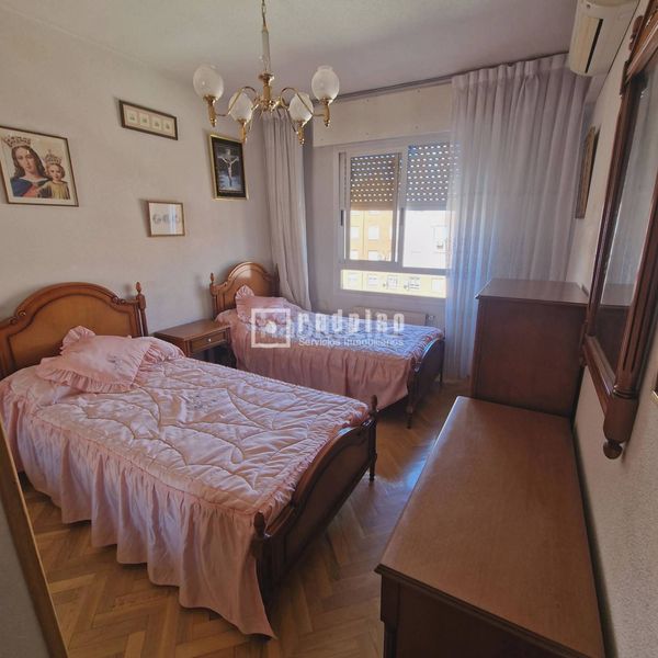 Foto d40fa895-0d27-406e-ac3b-6d65cbad5f91. Piso en Numancia Madrid