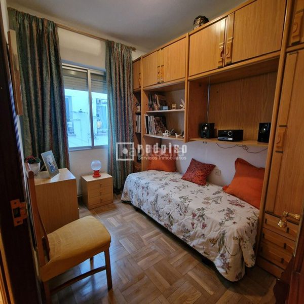 Foto 05b0f477-7ae7-49b7-9750-2f3a1dce6d07. Flat with heating in Numancia Madrid