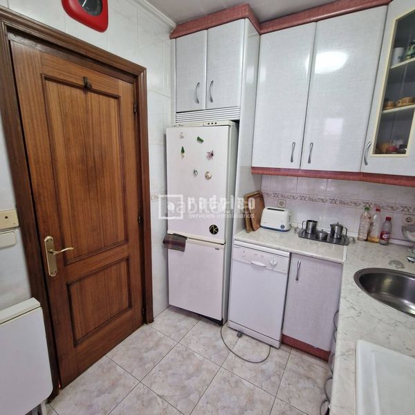 Foto 52357a40-c350-4fb9-a73d-737a1b399ff1. Flat with heating in Numancia Madrid