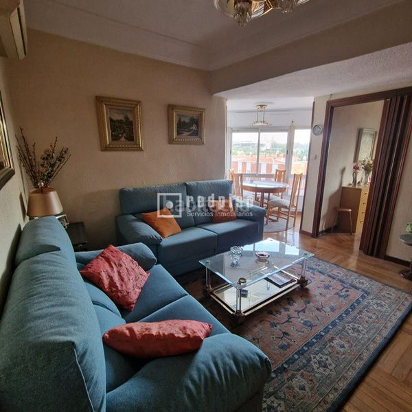 Foto 5d50672e-8198-4f68-bf69-eaab65c19e99. Flat with heating in Numancia Madrid