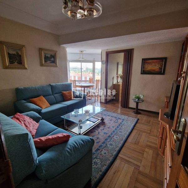 Foto ba5f9f93-c43c-4a89-bfd1-77c9eafdad98. Flat with heating in Numancia Madrid