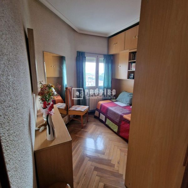 Foto e0ccc6f9-82df-4be7-824e-77afbbb1fe24. Flat with heating in Numancia Madrid