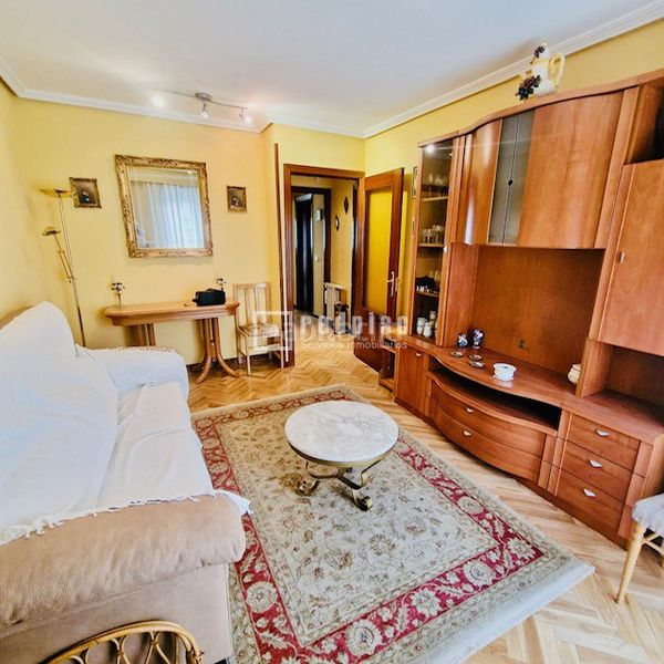 Foto 7449d981-5764-4a67-b970-ffe9a736a71a. Apartament amb calefacció aparcament a Numancia Madrid