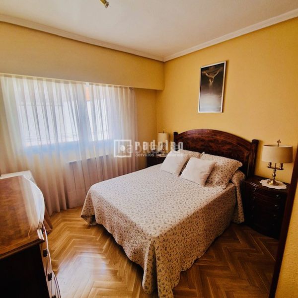 Foto 788a67bc-7151-4d8a-bb7b-0c842e7f4293. Apartament amb calefacció aparcament a Numancia Madrid