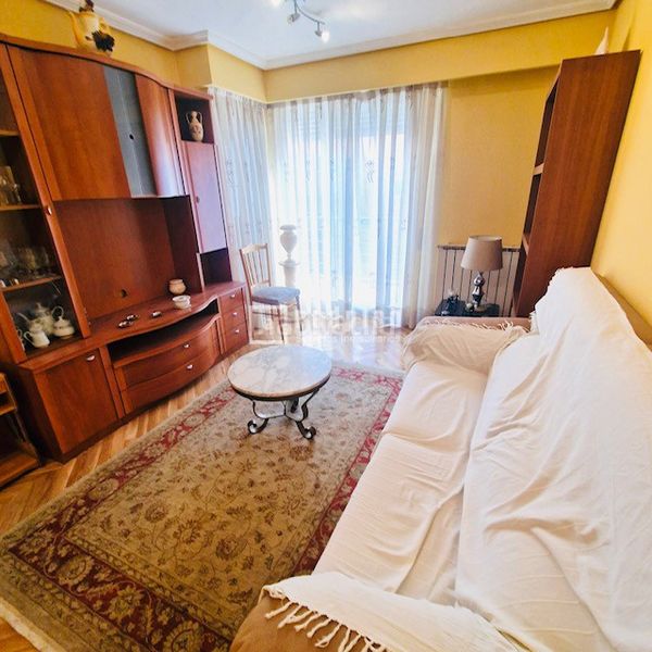 Foto d7eb5b36-6ae5-4087-aff3-e46cdecda085. Apartament amb calefacció aparcament a Numancia Madrid