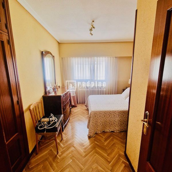 Foto f5e87f91-86de-4f99-b988-6112f4522e24. Apartament amb calefacció aparcament a Numancia Madrid
