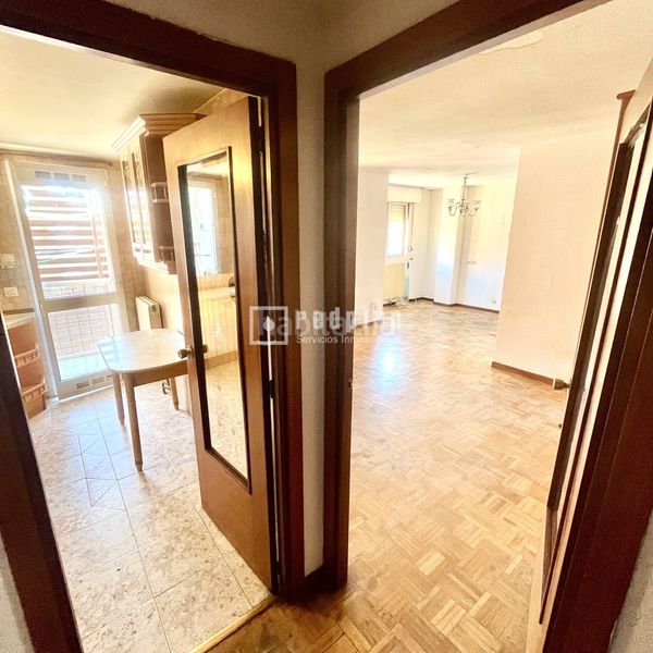 Foto 11b5198c-b64a-441d-9319-e141cae364c0. Piso en Numancia Madrid