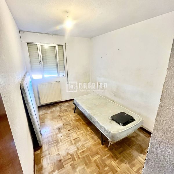 Foto 30233cc5-6571-4bf1-8872-c94c24dfe158. Piso en Numancia Madrid