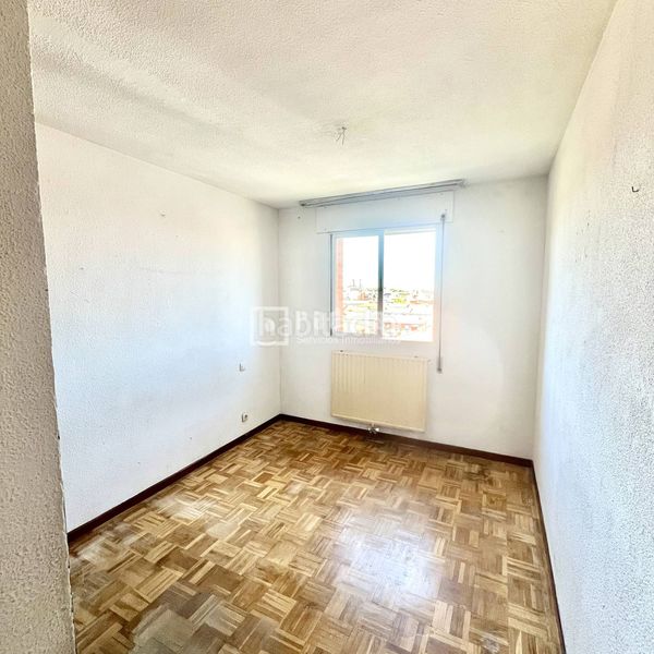 Foto 66f5fe9e-f783-4df8-8d2f-eb4f77615b10. Piso en Numancia Madrid