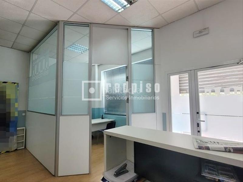Foto 0cb88b91-89ec-44f0-88e3-b801bdbb44f1. Alquiler local comercial en Parque Lisboa-La Paz Alcorcón